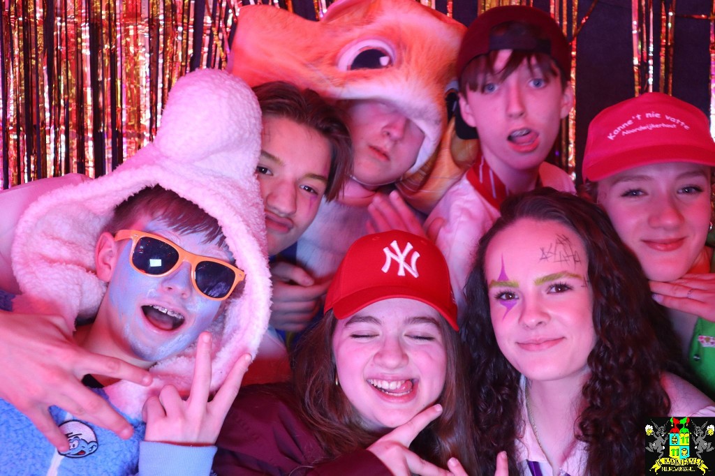 ../Images/Jeugd Opwarmbal Photobooth 255.jpg